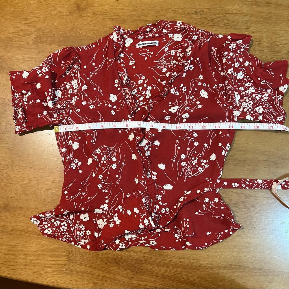 Reformation Caprice Floral Wrap Top in Bryce size XS - Picture 9 of 11